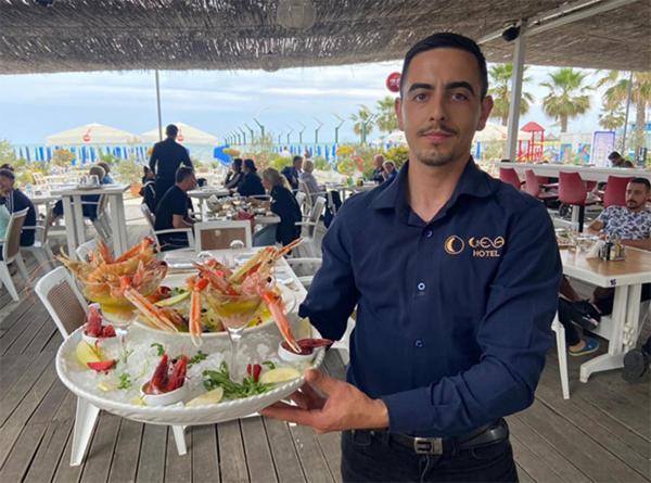 Vela Hotel Restaurant Golem  Extérieur photo
