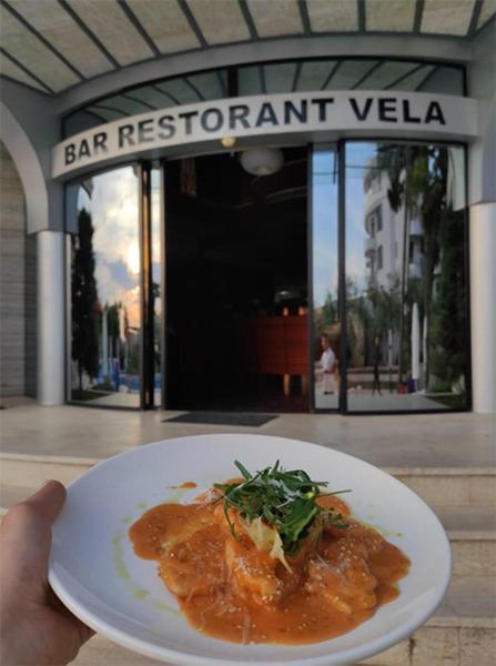 Vela Hotel Restaurant Golem  Extérieur photo